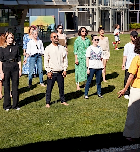 Yeni Bir Söz Söylemek Lazım / Akmerkez